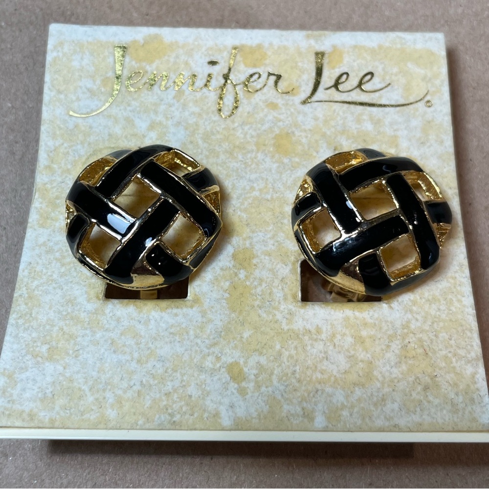 Jennifer Lee Circle Clip Earrings